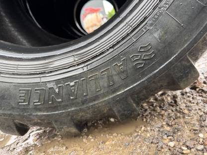 Bild 7:Reifen 600/40-22.5 Alliance Heavy Duty 331