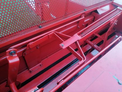 Bild 6:Kleinballenpresse Massey Ferguson 124