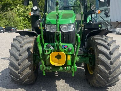 John Deere 6120M
