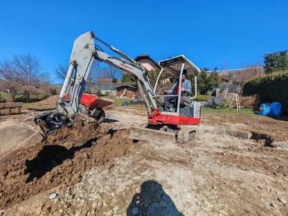 Takeuchi TB016