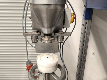 Bild 2:Dosenverschlussmaschine DV 10 RA, Stiller