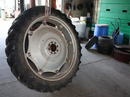 Kulturräder Pflegeräder 270/95R46 + 270/80R32