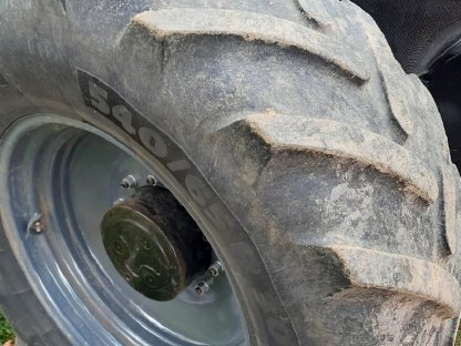 Bild 4:Traktor Reifen