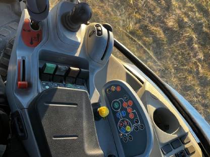 Bild 8:New Holland T7030 AutoCommand