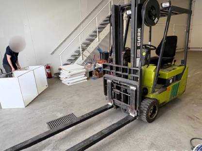 Bild 2:Stapler el. 1.600 kg 2.400 Bstd.