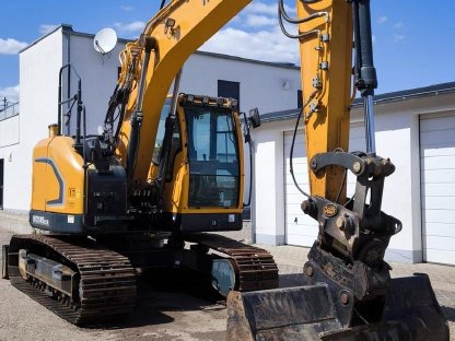 Bild 6:Hyundai HX145 Schild + Roadlinerketten