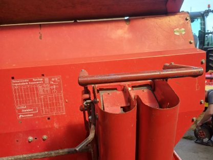 Bild 8:Kartoffellegemaschine Kverneland UN 3000