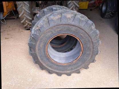 Bild 3:Reifen 425/75 R 20 Michelin