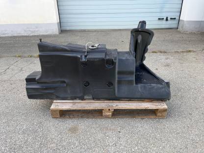 Bild 3:Dieseltank Valtra N113