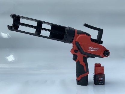 Milwaukee Akku Kartuschenpresse M12PCG310 mit 2 Akkus - NEU