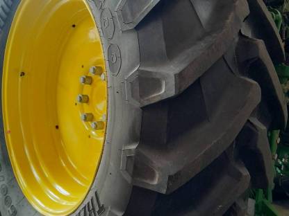 Bild 3:Trelleborg 600/65R38 u. 540/65R24 Neuwertig