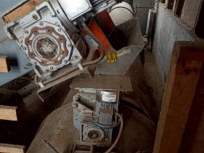 Bild 3:Trommel-Trockner, Bunker, Förderband