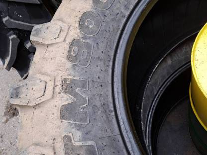 Bild 2:Traktorreifen