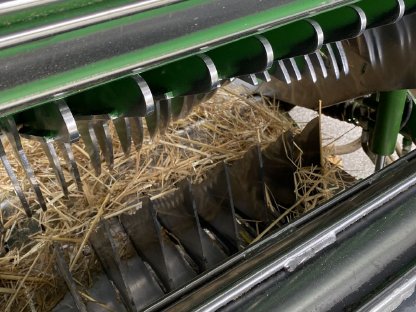 Bild 6:Rundballenpresse McHale V660