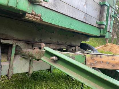 Bild 8:Vierradanhänger