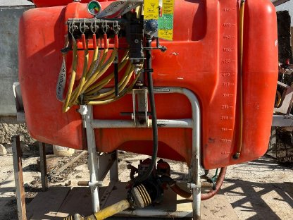 Bild 2:Feldspritze 12m