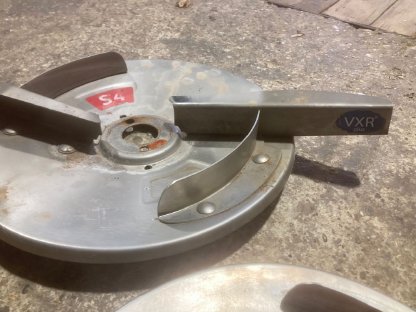 Bild 4:Wurfscheiben RAUCH Düngerstreuer S4-VXR