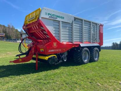 Bild 2:Grünlandernte mit Agrarservice Strasser