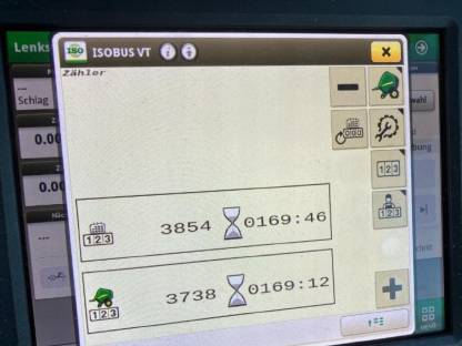 Bild 2:John Deere V 451 R Presse