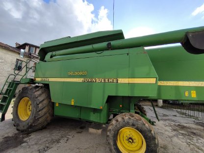 Mähdrescher John deere 2256 maispflücker und schneidwerk