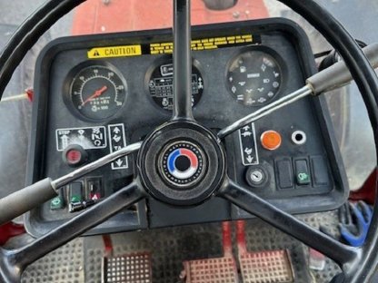 Bild 5:Allradtraktor IHC 885 XL