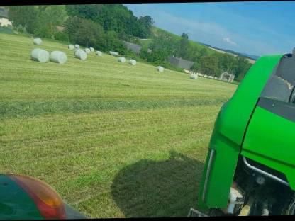 Bild 2:Grassilage, Maissilage, Belüftungsheu, Pferdeheu und Stroh