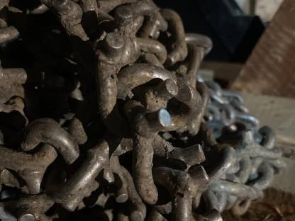 Bild 3:Schneeketten (Stachelketten)