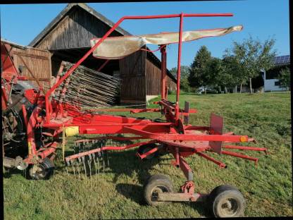 Bild 5:Kreiselschwader Seitenschwader Kuhn GA 4521 GM