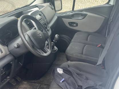 Bild 6:Nissan Lieferauto