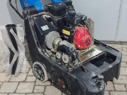 Bild 2:Kehrmaschine Nilfisk Alto