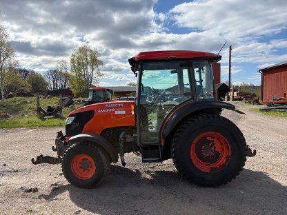 Bild 3:Traktor Kubota M8540