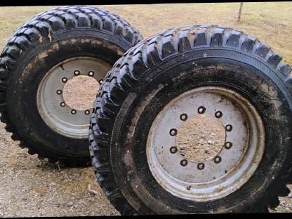 Bild 2:Kommunalräder NOKIAN TRI 2 400/80 R24 Unimog