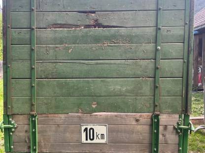 Bild 2:Vierradanhänger