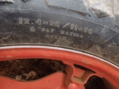 Bild 3:Pflegereifen 12,4-36 / 11-36