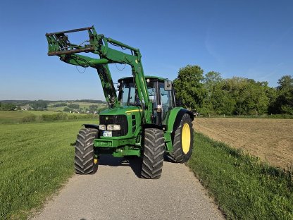 Bild 4:John Deere 6330 mit Frontlader 633