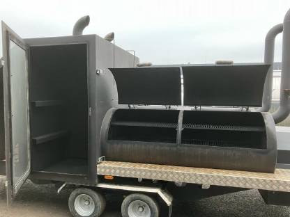 Bild 7:Smoker Grill mit Straßenzulassung