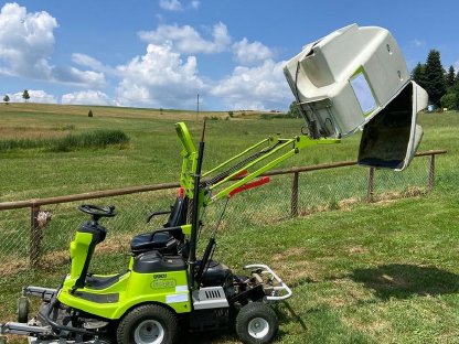 Bild 3:Grillo FD 450 Rasentraktor Hochentleerung