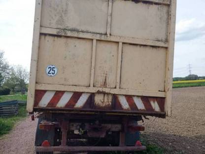 Bild 6:Kögel 16 t Tandem 3-Seiten-Kipper