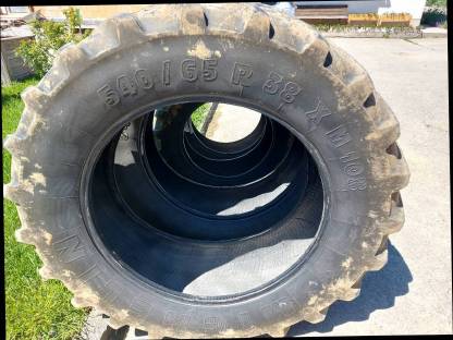 Bild 4:540/65 R38 und 440/65 R28 Michelin Reifen