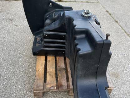 Bild 2:Dieseltank Valtra N113