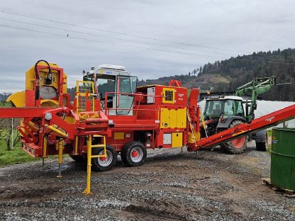 Bild 3:Lohnspalten mobil X-Spalter Brennholz