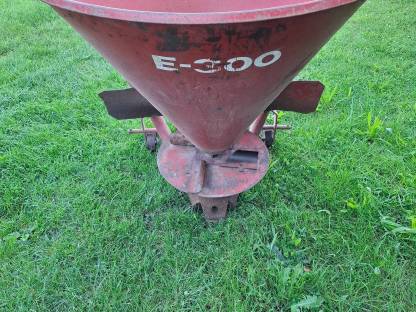 Düngerstreuer E-300