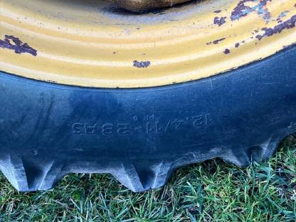 Bild 2:Räder Reifen Steyr