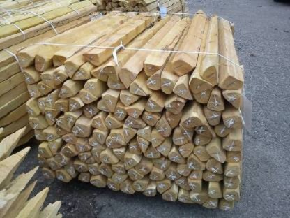 Akazie Pfähle, sägegespalten und naturrund
