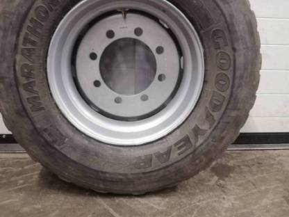 Bild 2:Komplette Kipperreifen 435/50R19.5