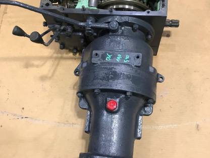 Bild 3:Steyr Differential Halbachsen Bremsgehäuse Getriebe