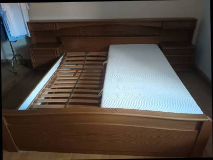 Bild 2:Doppelbett Echtholzfurniert