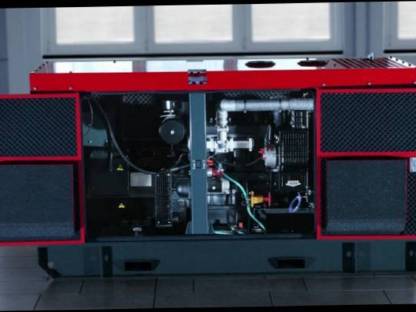 Bild 4:Notstromgenerator 24 kW / 30 kVA