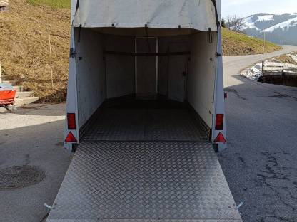 Bild 6:Humbaur Pferdeanhänger HP2000