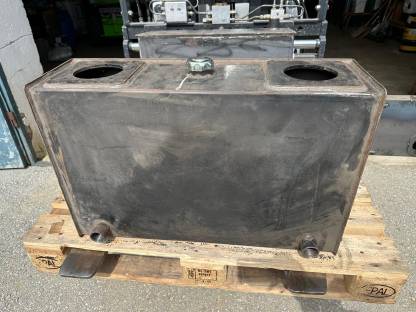 Bild 2:Hydrauliktank